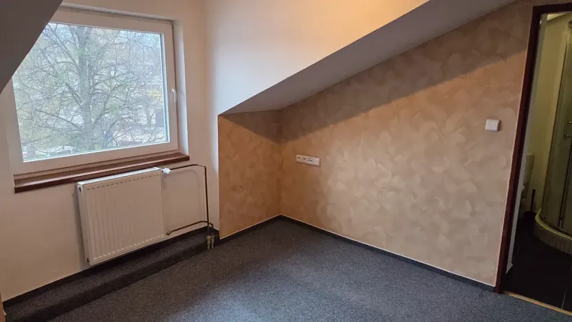 Pronájem kanceláře, Frýdlant nad Ostravicí, Náměstí, 17 m2
