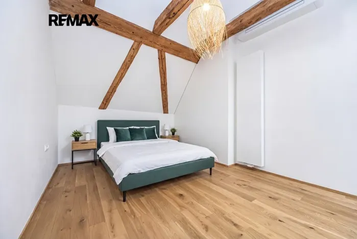 Pronájem bytu 2+kk, Praha - Nusle, Vrtbova, 42 m2