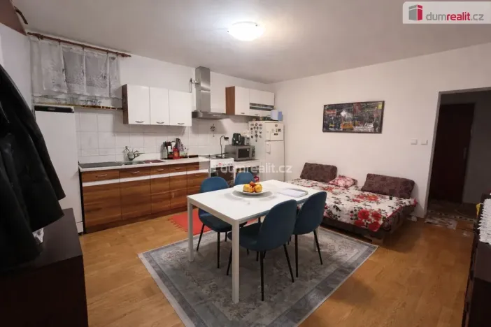 Pronájem bytu 3+kk, Praha - Kobylisy, Zenklova, 55 m2