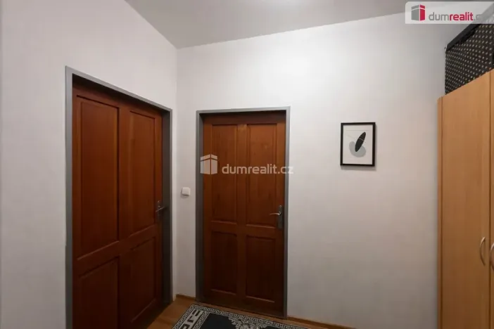 Pronájem bytu 3+kk, Praha - Kobylisy, Zenklova, 55 m2