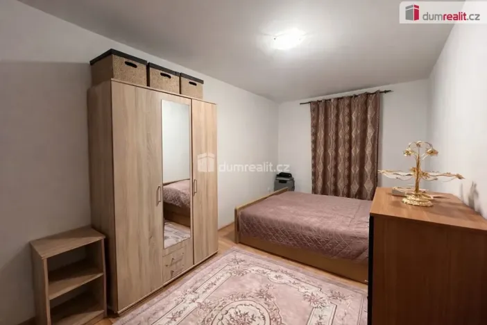 Pronájem bytu 3+kk, Praha - Kobylisy, Zenklova, 55 m2