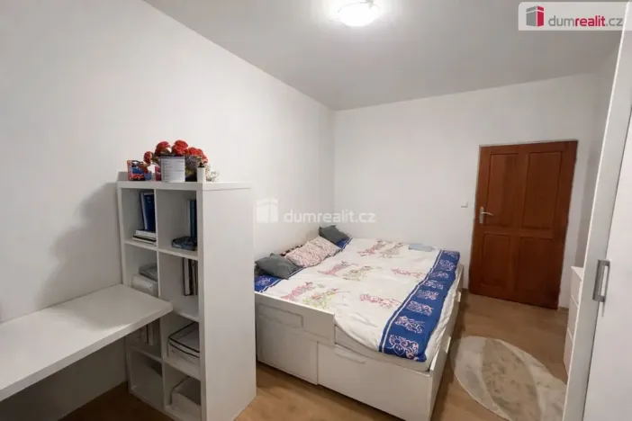 Pronájem bytu 3+kk, Praha - Kobylisy, Zenklova, 55 m2