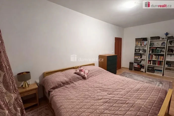 Pronájem bytu 3+kk, Praha - Kobylisy, Zenklova, 55 m2