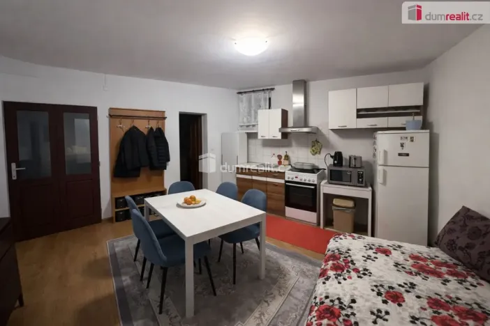 Pronájem bytu 3+kk, Praha - Kobylisy, Zenklova, 55 m2