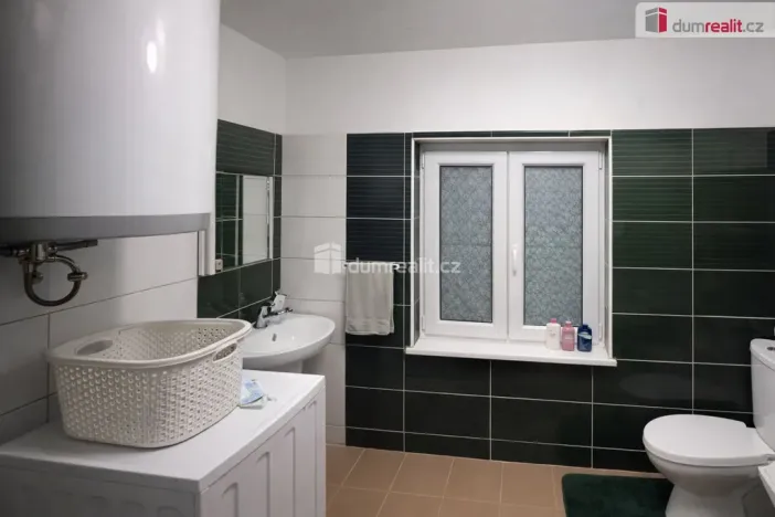 Pronájem bytu 3+kk, Praha - Kobylisy, Zenklova, 55 m2