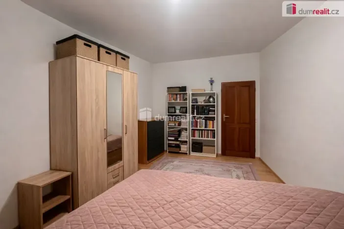 Pronájem bytu 3+kk, Praha - Kobylisy, Zenklova, 55 m2