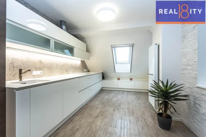 Prodej bytu 4+kk, Praha, Semilská, 139 m2