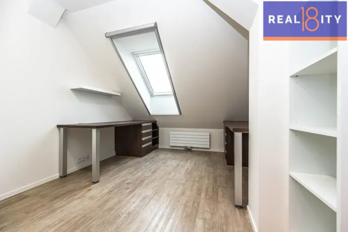 Prodej bytu 4+kk, Praha, Semilská, 139 m2