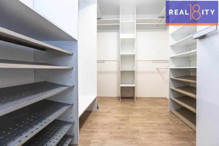 Prodej bytu 4+kk, Praha, Semilská, 139 m2