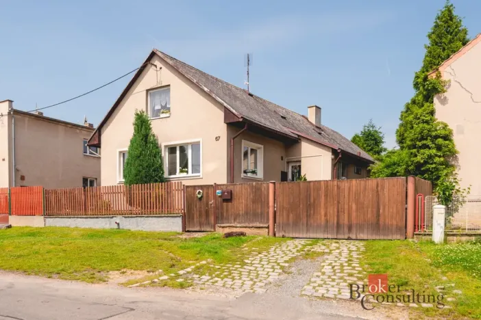 Prodej rodinného domu, Dolany, 198 m2