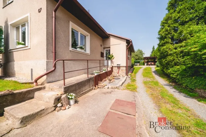 Prodej rodinného domu, Dolany, 198 m2