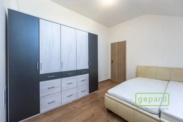 Prodej restaurace, Středokluky, Školská, 568 m2