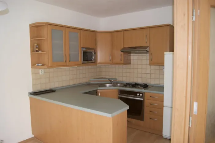 Pronájem bytu 3+1, Praha - Kobylisy, Třeboradická, 67 m2