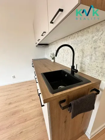 Prodej bytu 1+kk, Karlovy Vary, Fibichova, 19 m2