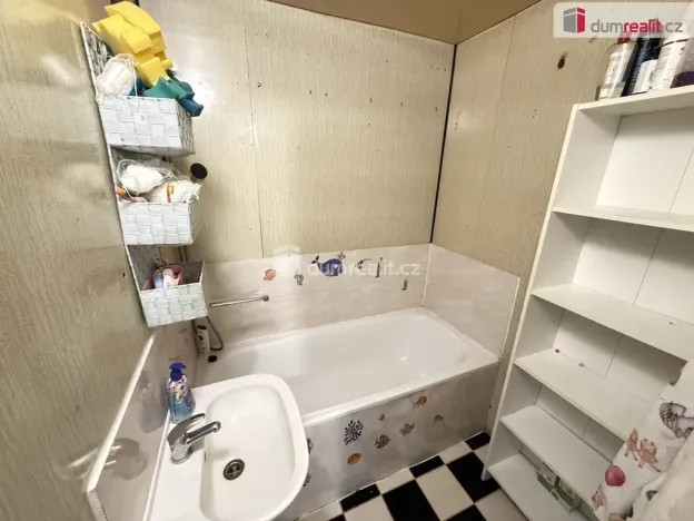 Pronájem bytu 2+1, Ústí nad Labem - Severní Terasa, Oblá, 60 m2