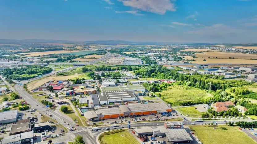 Prodej výrobních prostor, Brno, Hněvkovského, 5000 m2