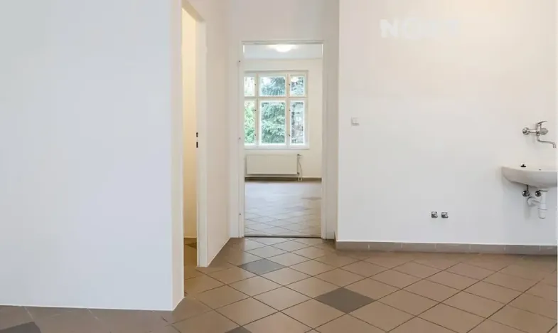 Pronájem obchodního prostoru, Jindřichův Hradec, Nádražní, 100 m2