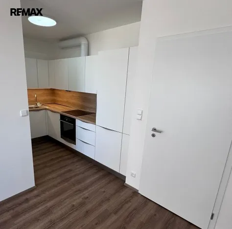 Pronájem bytu 1+kk, Praha - Dolní Měcholupy, Honzíkova, 41 m2