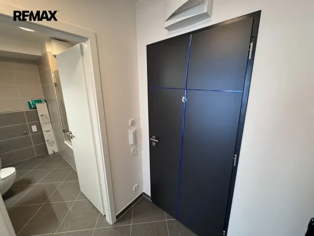 Pronájem bytu 1+kk, Praha - Dolní Měcholupy, Honzíkova, 41 m2