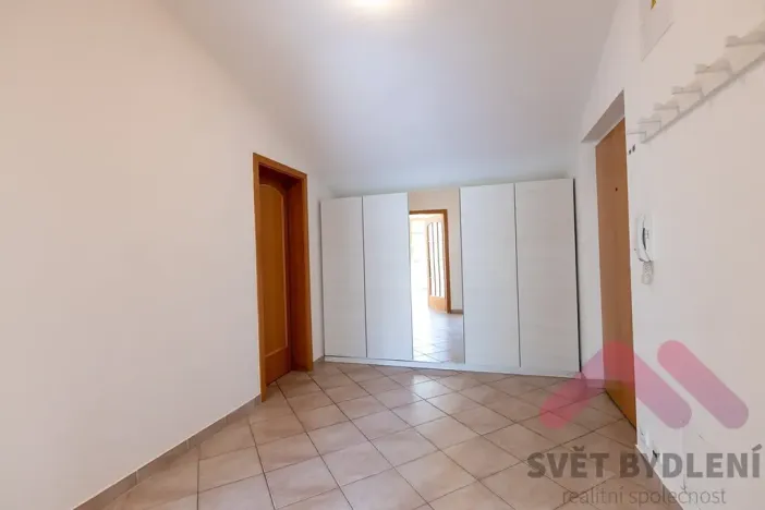 Pronájem bytu 2+kk, Praha - Žižkov, Jeseniova, 53 m2