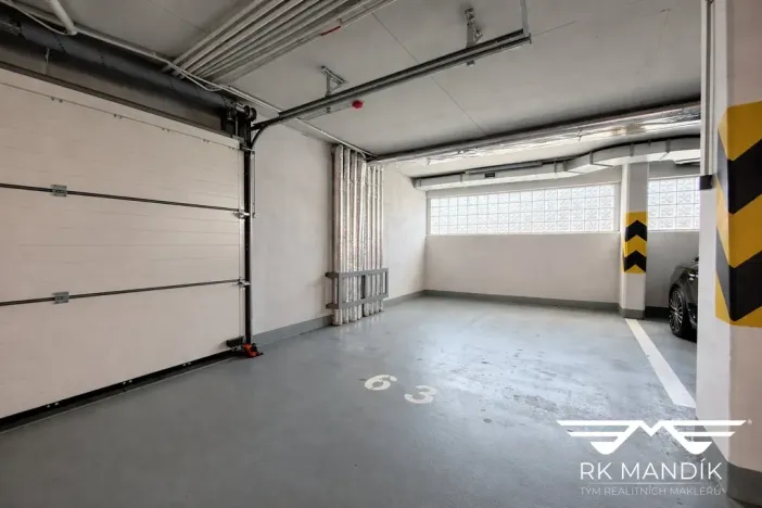 Pronájem garáže, Praha - Letňany, Tupolevova, 17 m2