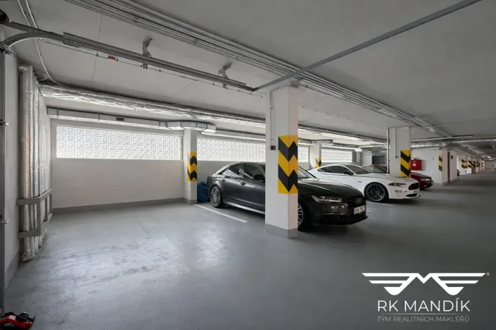 Pronájem garáže, Praha - Letňany, Tupolevova, 17 m2