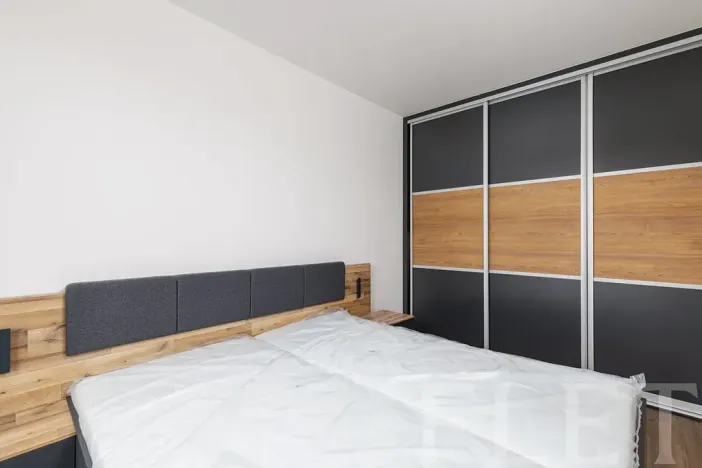 Pronájem bytu 2+kk, Praha - Žižkov, V domově, 48 m2