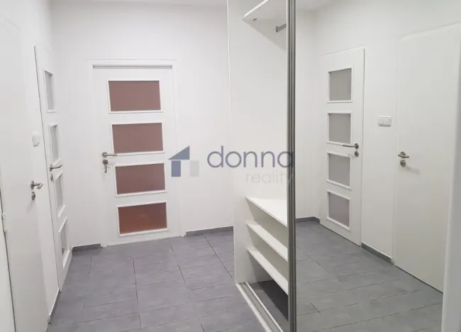 Pronájem bytu 3+kk, Praha, Oravská, 54 m2