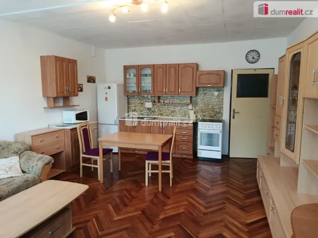 Pronájem bytu 2+kk, Praha - Kbely, Toužimská, 56 m2