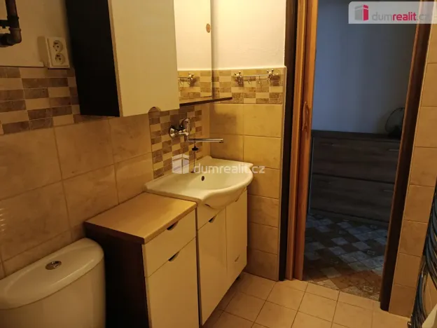 Pronájem bytu 2+kk, Praha - Kbely, Toužimská, 56 m2