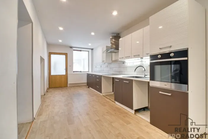 Prodej rodinného domu, Paskov, Komenského nábřeží, 280 m2