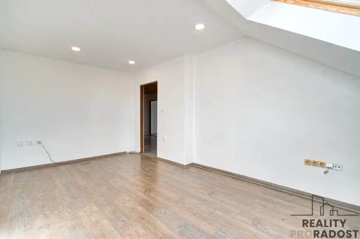 Prodej rodinného domu, Paskov, Komenského nábřeží, 280 m2