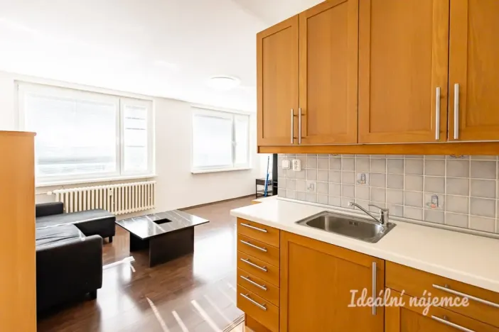 Pronájem bytu 1+kk, Praha - Střížkov, Roudnická, 33 m2