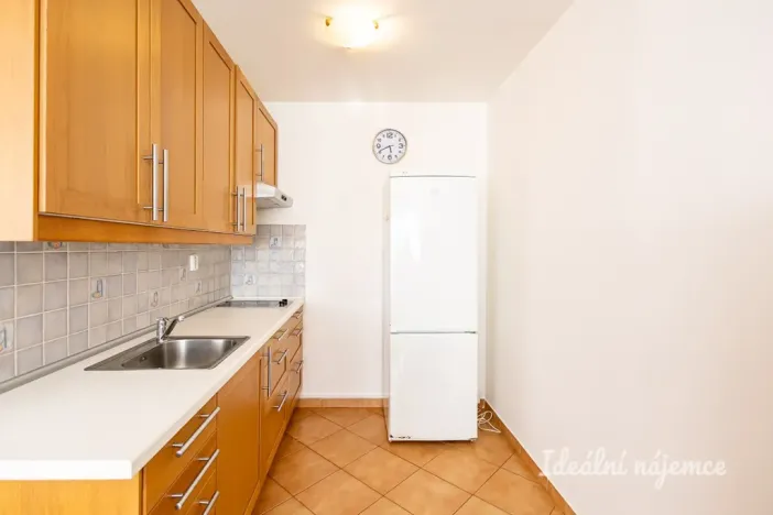 Pronájem bytu 1+kk, Praha - Střížkov, Roudnická, 33 m2