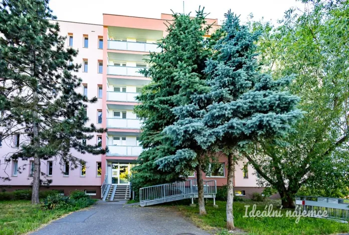 Pronájem bytu 1+kk, Praha - Střížkov, Roudnická, 33 m2
