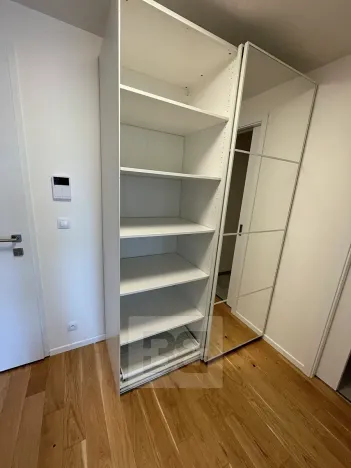 Pronájem bytu 2+kk, Praha - Holešovice, Jankovcova, 63 m2