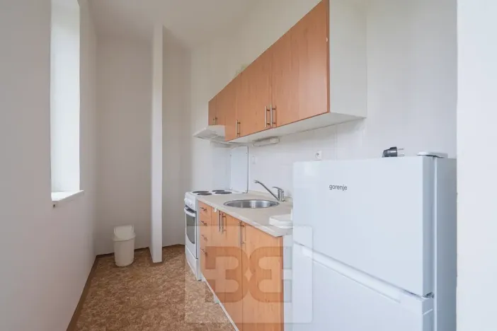 Pronájem bytu 1+kk, Praha - Vysočany, Podnádražní, 30 m2