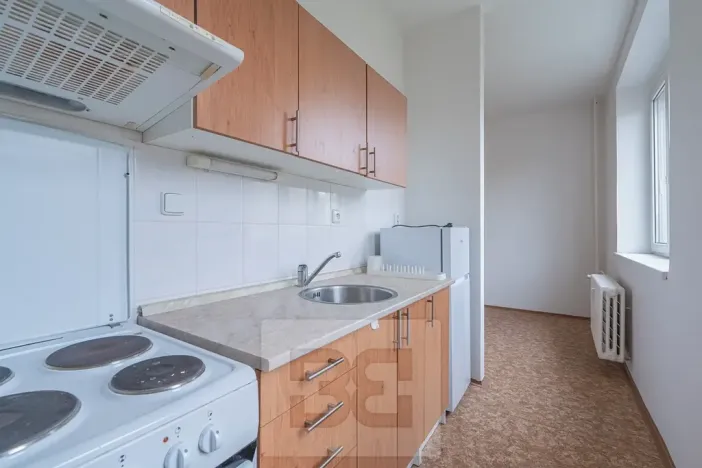 Pronájem bytu 1+kk, Praha - Vysočany, Podnádražní, 30 m2