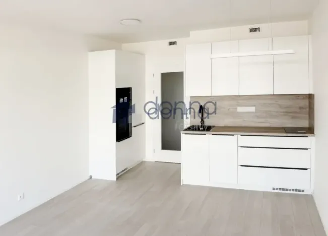 Pronájem bytu 1+kk, Praha, Poděbradská, 32 m2