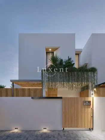 Prodej vily, Tumbakbayuh, Indonésie, Jalan Raya Tumbak Bayuh, 144 m2