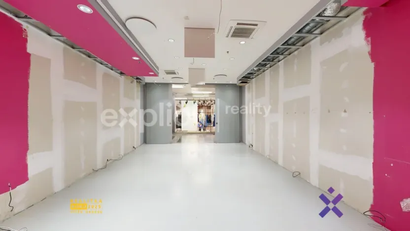 Pronájem obchodního prostoru, Zlín, náměstí Míru, 55 m2