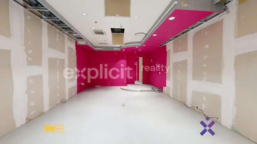 Pronájem obchodního prostoru, Zlín, náměstí Míru, 55 m2