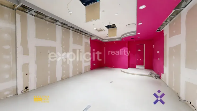 Pronájem obchodního prostoru, Zlín, náměstí Míru, 55 m2