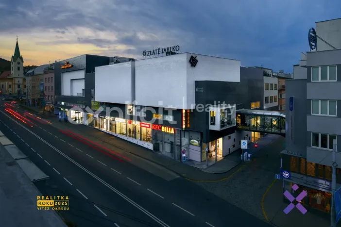 Pronájem obchodního prostoru, Zlín, náměstí Míru, 55 m2