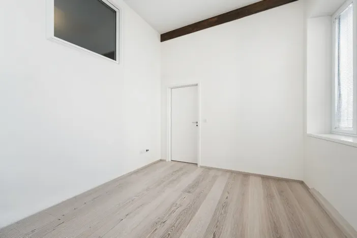 Prodej bytu 2+kk, Brno - Jehnice, náměstí 3. května, 80 m2