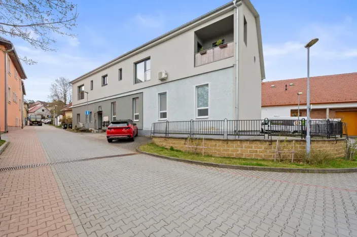 Prodej bytu 2+kk, Brno - Jehnice, náměstí 3. května, 73 m2
