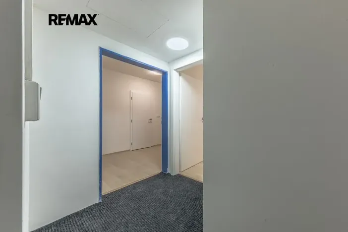 Prodej kanceláře, Praha - Střížkov, Děčínská, 45 m2