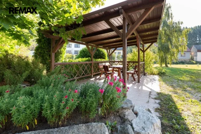 Prodej rodinného domu, Kundratice, 770 m2