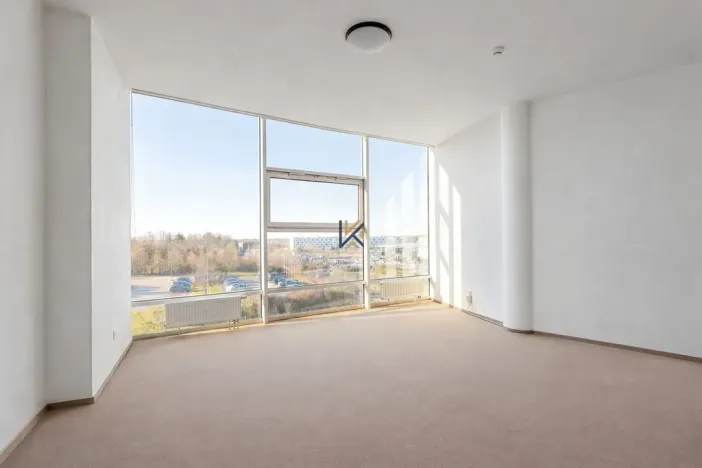 Pronájem obchodního prostoru, Průhonice, Uhříněveská, 3300 m2