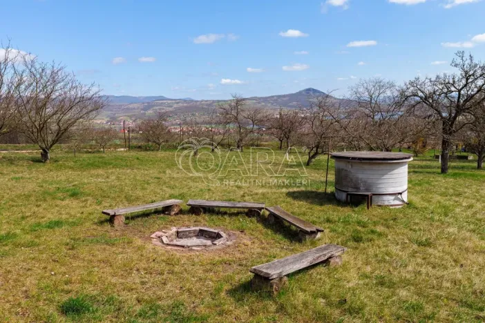 Prodej zahrady, Lhotka nad Labem, 1403 m2